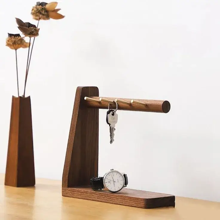key holder illustration
